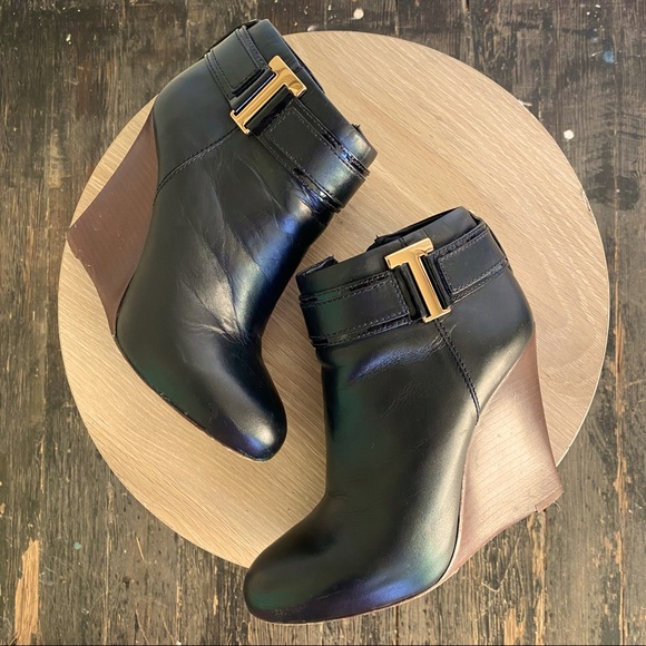 Tory Burch Leather Ankle Boots
Wedge Heels Wrap-Around Straps - Picture 2 of 8